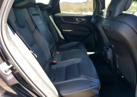 2020 Volvo Xc60 T5 R-Design из США, поврежденный, VIN YV4102RM6L1589332